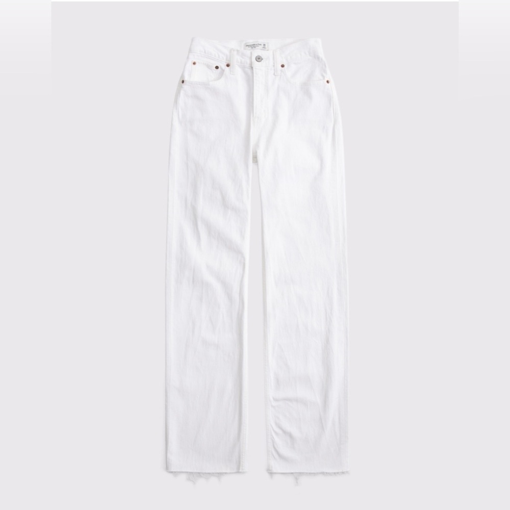 Abercrombie & Fitch ‘90’s Relaxed Jean High Rise Curve Love in 24 short